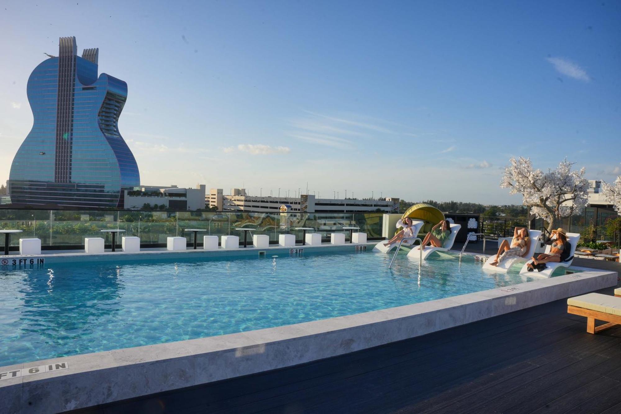 Dolce By Wyndham Hollywood Otel Dış mekan fotoğraf