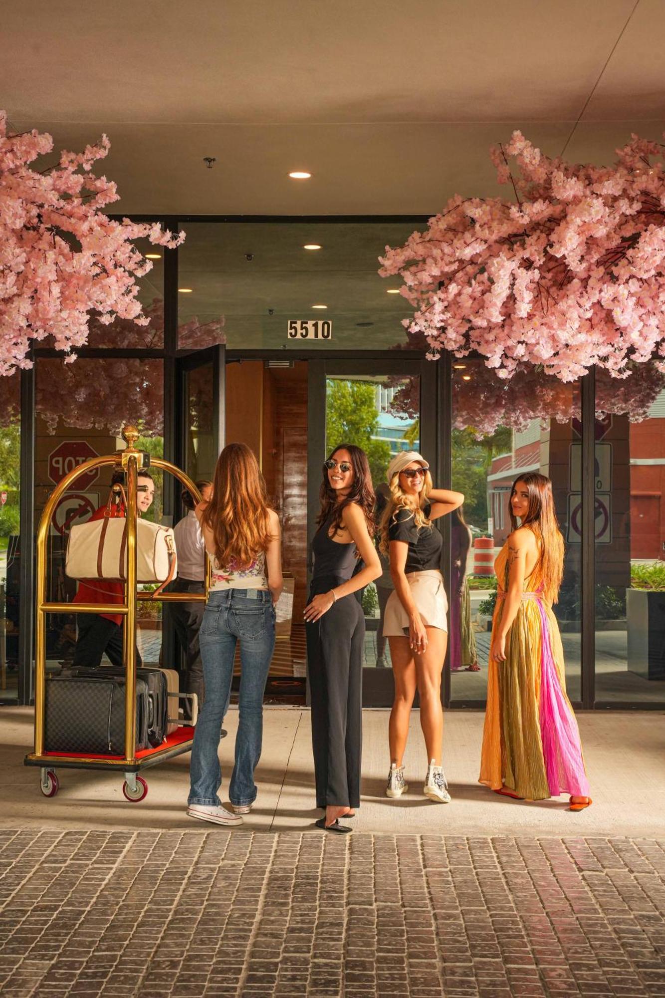 Dolce By Wyndham Hollywood Otel Dış mekan fotoğraf